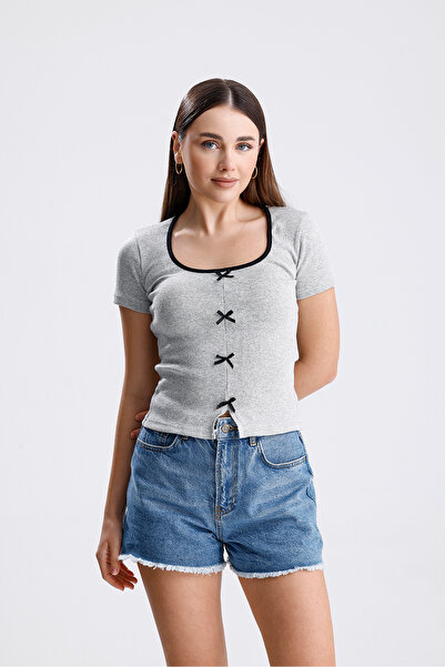 MOONBULL Γυναικεία κοντομάνικη μπλούζα με 4 φιόγκους στο μπροστινό μέρος