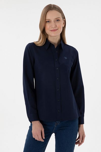 U.S. Polo Assn. قميص أساسي بأكمام طويلة باللون الأزرق الداكن للنساء 50307726 -VR033