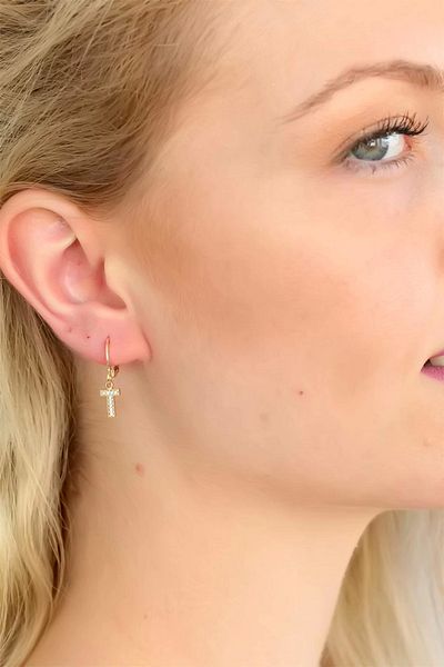 suhleco Letter t Earrings