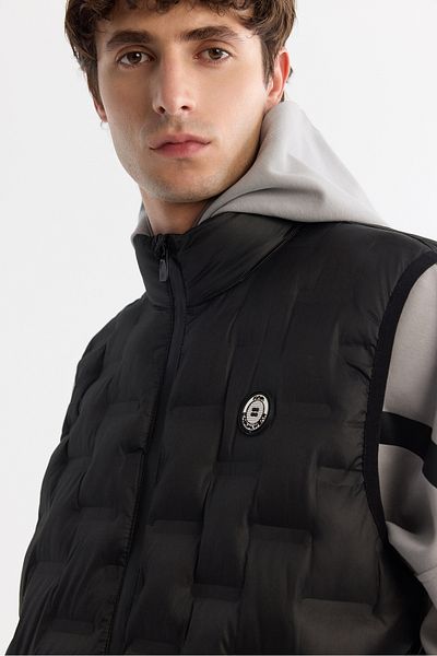 Avva Men's Black Stand Collar Water Repellent Windproof Inflatable Lightweight Vest A42Y6505