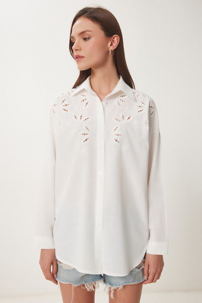 Happiness İstanbul Damen-Hemd aus Leinen mit Knochengeflecht-Stickerei DE00039