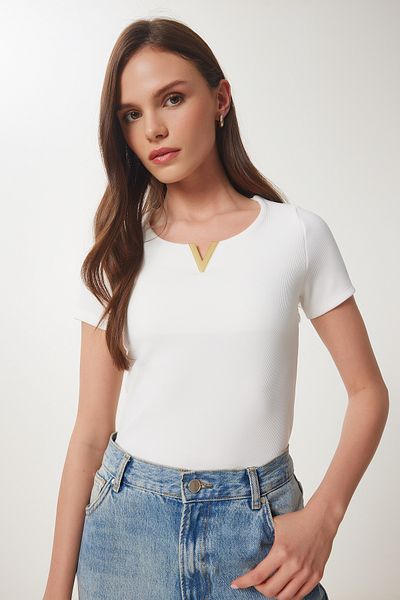 Happiness İstanbul Damen-Bluse aus geripptem Strick mit Knochen und goldenen Accessoires ZV00297