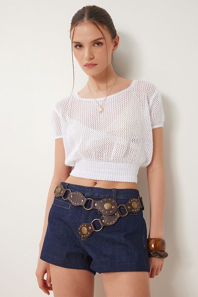 Happiness İstanbul Weiße durchbrochene Sommer-Crop-Strickbluse für Damen ZA00076