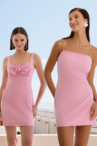 Trendyol Collection Κοντό κομψό βραδινό φόρεμα με αξεσουάρ από ροζ πέτρα Νυχτερινά φορέματα αποφοίτησης TPRSS25EL00167