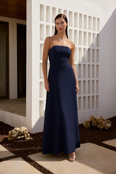 Trendyol Collection Marineblaues, trägerloses, langes, stilvolles Abendkleid und Abschlusskleid in A-Linie TPRSS25AE00021