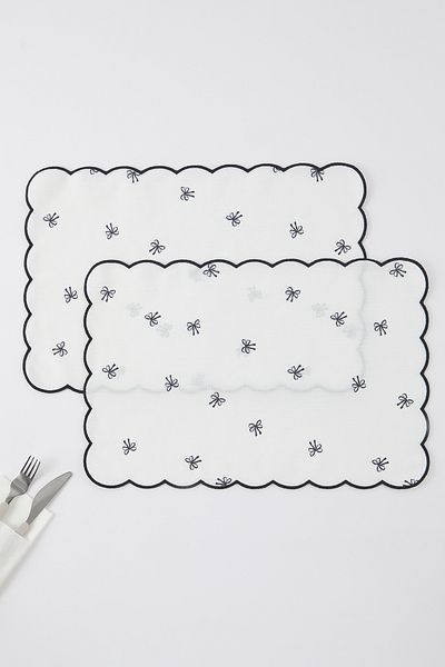 Trendyol Collection 2dílná americká servírovací sada s potištěným okrajem s mašlí 33x50cm TPHSS25RUN00013