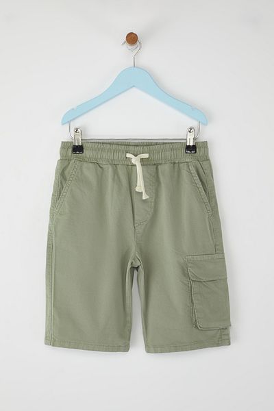 TRENDYOLKIDS Outdoorové khaki chlapecké 100% bavlněné základní elastické šortky s detailem kapsy&Bermuda TKDSS25JE00006