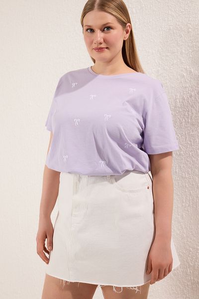 Trendyol Curve Világos lila Boyfriend póló 100% pamut, hímzés részletek nagy méretű TBBSS24BF00029