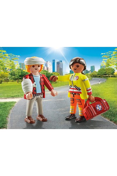 Playmobil Set of 2 Playmobil figures - Paramedic with patient
