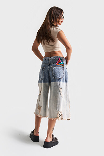 its basic Kadın Kot Rengi Çift Renk Yırtık Detaylı Maxi Boy %100 Koton Tasarım Denim Bermuda Şort