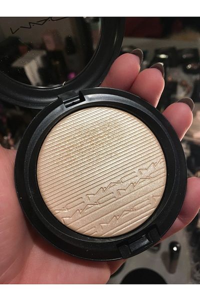 M.A.C Rozjasňujúci púder MAC Extra Dimension Skinfinish Lumiere v odtieňi Double Gleam