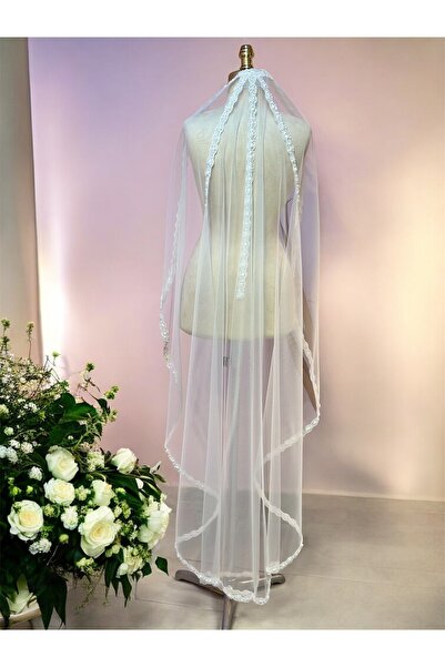 GÖKŞİN MODA حجاب أوف وايت مع تطريز على الجزء العلوي من القاعدة