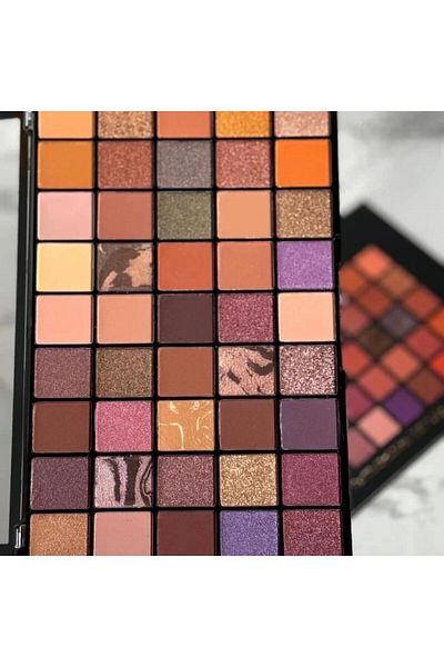 MAYDREAM 48-color eyeshadow palette for a beautiful look