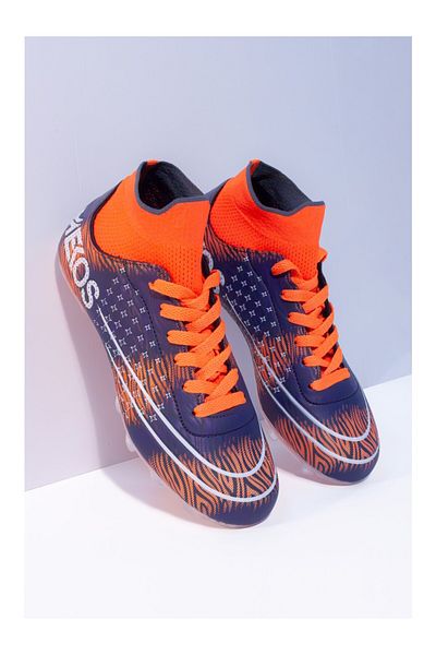 Lion Crampon Football Shoes with Ankle Socks