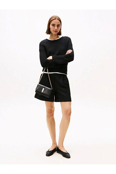 Tommy Hilfiger Dámská černá mini taška Heritage Chain Strap