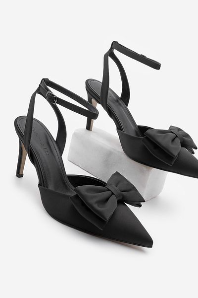 Marjin Damen-Schuhe mit Stiletto-Absatz aus schwarzem Satin. Phenomenales, detailliertes, individuelles Design