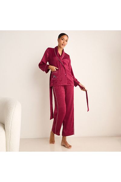 FAV Embroidered Robe and Pyjama Set