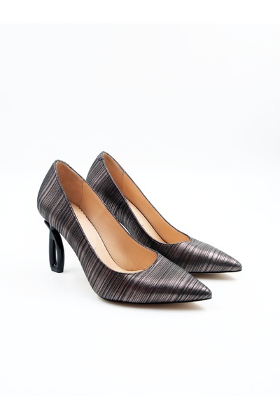 Tenau Pantofi cu toc de damă din piele naturală