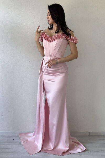 the ZKS Kadın Çiçekli Kayık Yaka Drapeli Yırtmaçlı Saten Abiye Elbise Pudra, Bebe Mavi