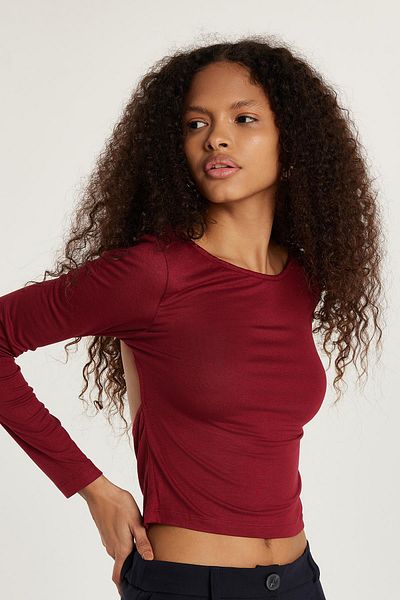 Tudors Women's Slim Fit Slim Fit Back Detailed Burgundy Blouse
