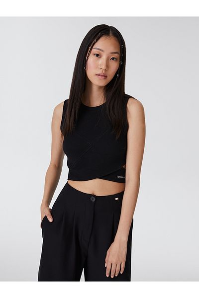 Loft Crop Female Athlete