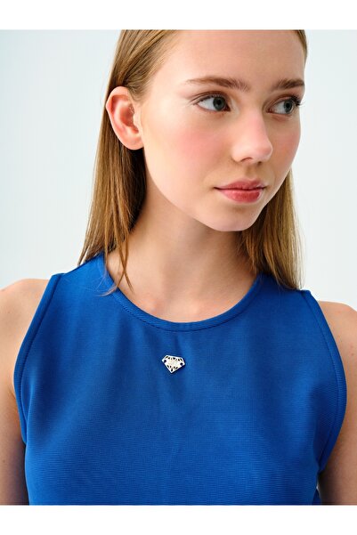 Loft Crop Female Athlete