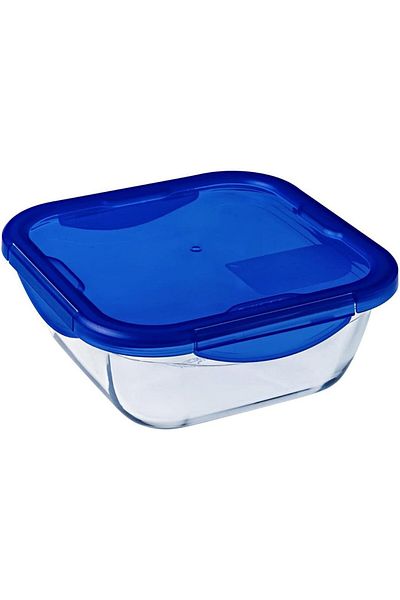 Pyrex Square casserole with airtight lid