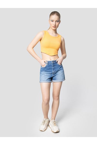 Loft Crop Female Athlete