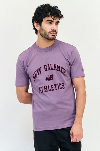New Balance تي شيرت رجالي رياضي بأكمام قصيرة مناسب للخارج، أرجواني