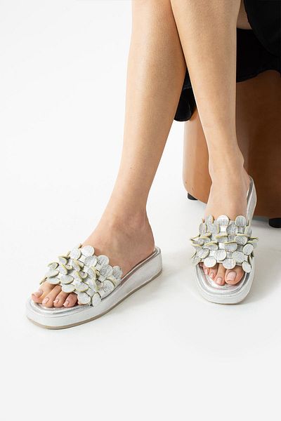 diclepolat Women's Tassel Detailed 4cm Thick Sole Slippers Silver Barly