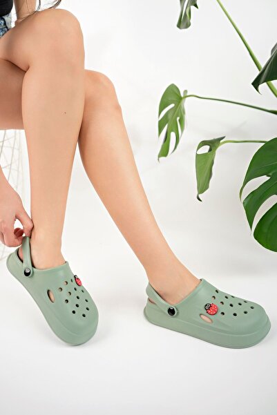 Slipcat Woman Eva Sea Beach Cook Doctor Nurse Hospital Comfortable Sandals Slippers Ladybug