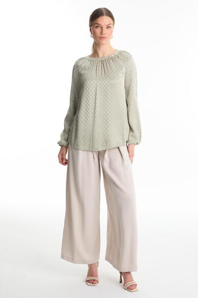 Zühre Jakarlı Aksesuar Detaylı Çağla Bluz B-0118