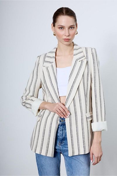 FEMMESTUDIO Women's Cream Navy Blue Stripe Detailed Blazer Jacket
