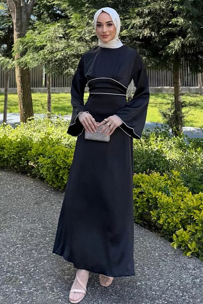 julude Μαύρο Hijab Πλαϊνό Δεμένο Πέτρινο Σατέν Βραδινό Φόρεμα