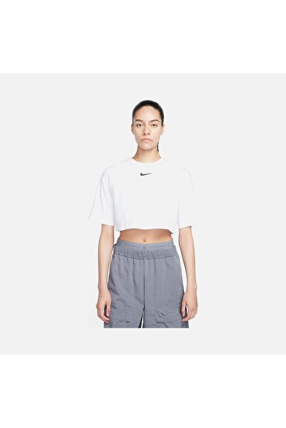 Nike Sportswear Cropped Short-Sleeve Kadın Tişört