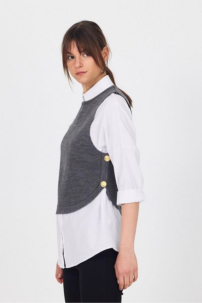 Rays Smoked Side Button Detail Zero Sleeve Sweater 2111