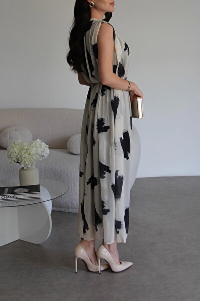 Julidress Ecru Contrast Patterned Halter Lined Long Premium Chiffon Dress