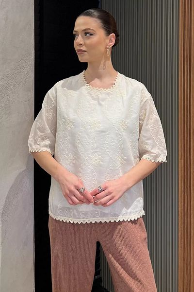 GÜLSELİ Λινό μπλούζα με κρεμ επένδυση με κεντημένο μισό μανίκι