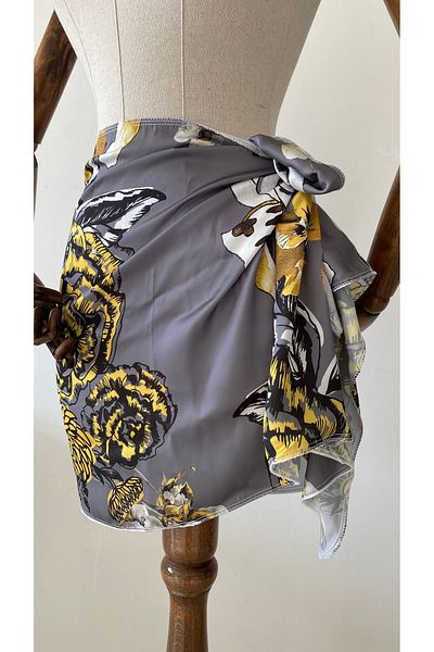 Glowear Atelier Gray Yellow Patterned Satin Short Pareo