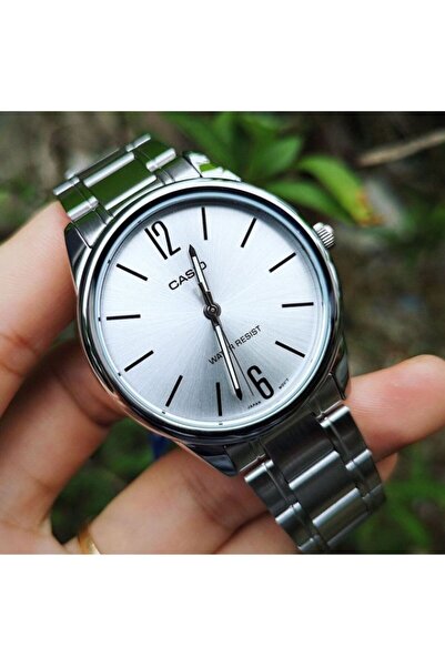 Casio Men's Dress Series Water Resistant Stainless Steel Analog Watch MTP-V005D-7B - 28 mm - Silver