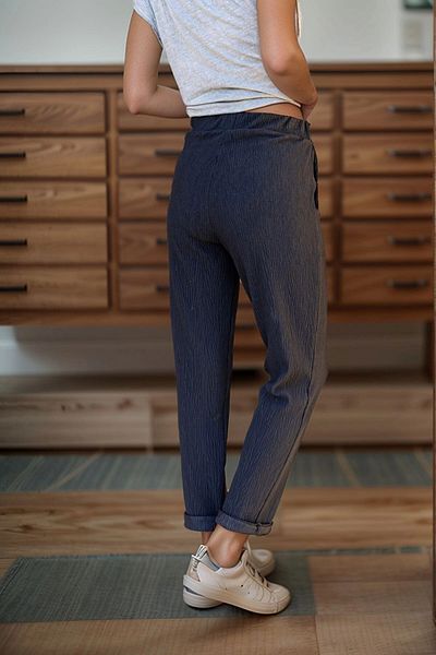 bacc Women's Black Self Textured Elastic Waist Pocket Trousers Bcbsk-25700-3273
