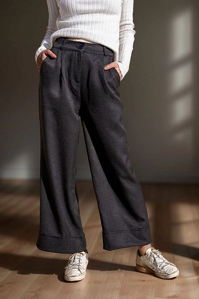 bacc Women's Black Self-Textured Double Leg Pleated Loose Cut Trousers Bcbsk-25700-3309