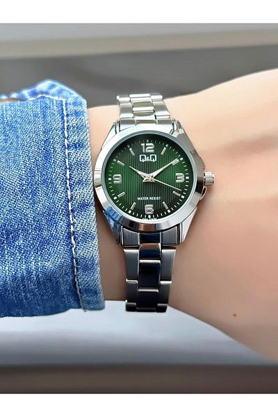 Q&Q Women's Wristwatch with Metal Cord Green Dial