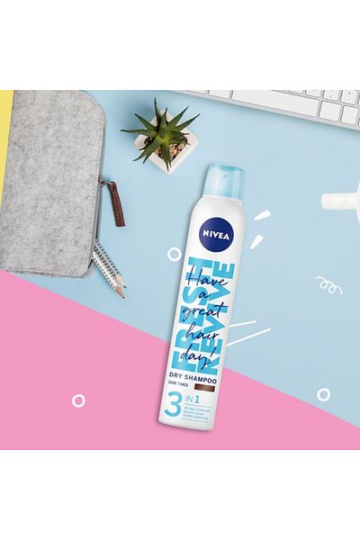 NIVEA Sampon uscat Nivea Dark pentru tonuri inchise