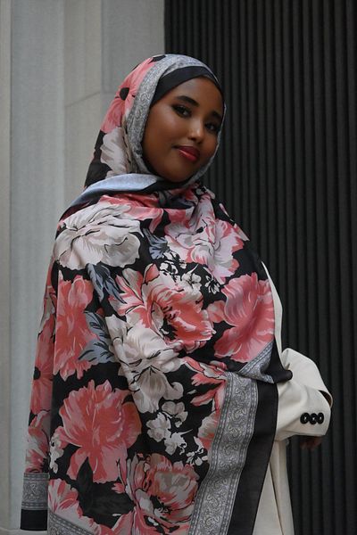 Pull Scarfs MAGNOLIA PATTERN SHAWL - PINK
