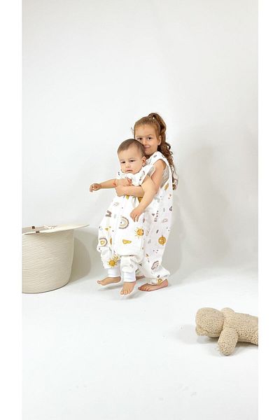 Las Vivas Kids Summer Muslin Sleeping Bag, 0.5 Tog Single Layer Children's Sleeping Bag, Rainbow Patterned Baby Unisex Sleeping Bag
