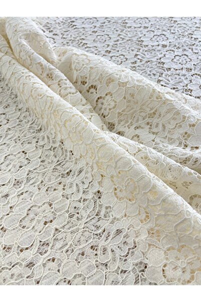 METERİAL Krem Renk Çiçek Desenli Pamuk Dantel Kumaş – 135 cm | Yumuşak ve Zarif Tasarım