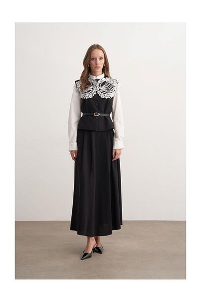 FUSHYA Double Suit with Lace Detailed Vest