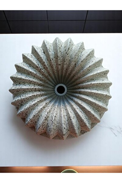 Alkar قالب كيك دائري مع شرائح زهر العسل 26 سم لون كريمي