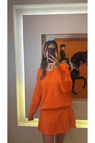 todays co Orange Pleated Mini Skirt V-Neck Sweater Bottom Top Knitwear Set